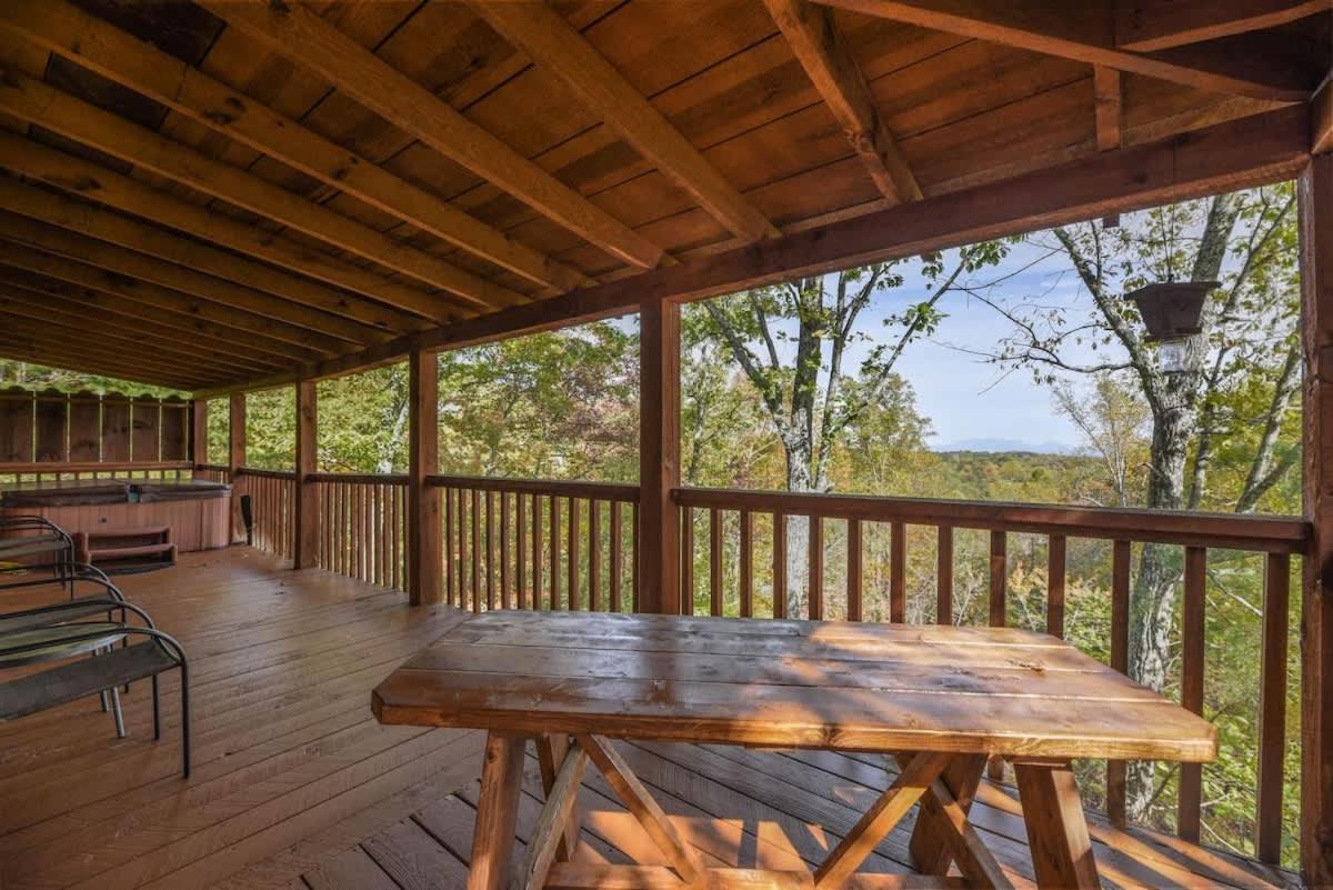 View! Cozy, Private, Fireplace, Hot Tub Log Cabin, Honeymoon! Севьервилл Экстерьер фото